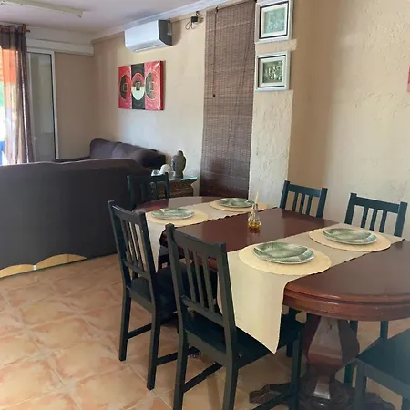 Holiday home Familiar Con Gran Piscina Privada